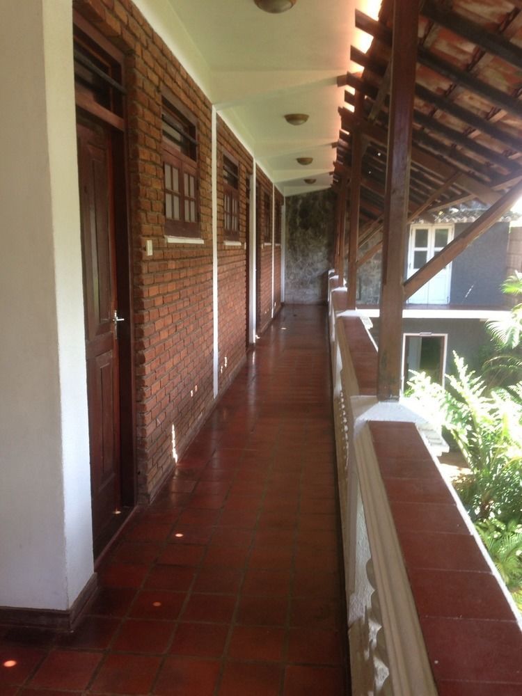 Yoho Ivory Inn Dehiwala-Mount Lavinia Exterior photo